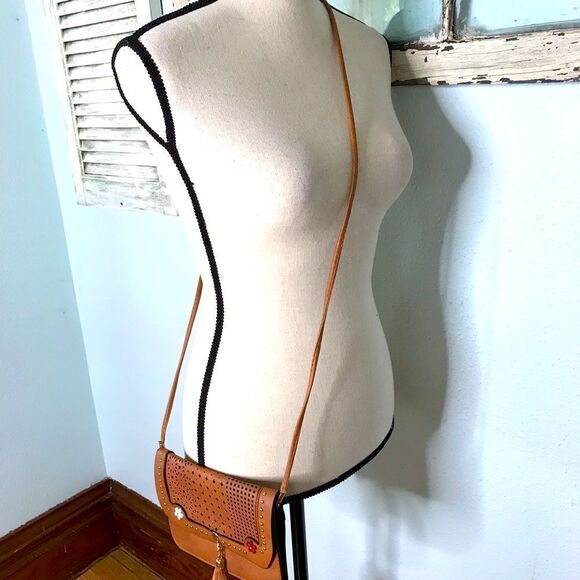 NWT Cute Faux Leather Crossbody Bag - Picture 5 of 15